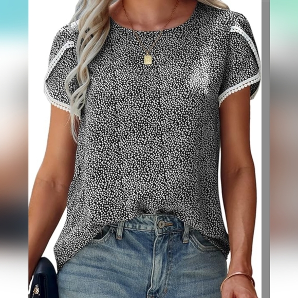 Tops - Black and White Lightweight Top